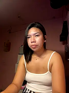 Snapshot of aniya_04 chatting on October 20, 2025, 1:44 pm aniya 04 online show from October 20, 2025, 1:44 pm