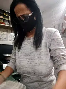 Snapshot of meenu_bhabhi547 chatting on December 16, 2025, 3:00 am meenu bhabhi547 online show from December 16, 2025, 3:00 am