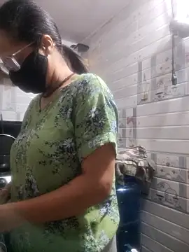 Snapshot of meenu_bhabhi547 chatting on March 27, 2026, 2:09 am meenu bhabhi547 online show from March 27, 2026, 2:09 am