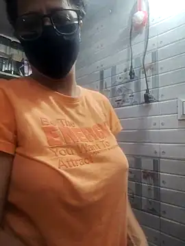 Snapshot of meenu_bhabhi547 chatting on April 13, 2026, 2:04 am meenu bhabhi547 online show from April 13, 2026, 2:04 am