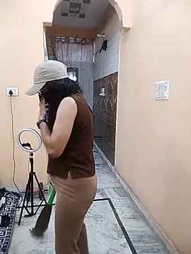 Snapshot of meenu_bhabhi547 chatting on March 21, 2026, 4:57 am meenu bhabhi547 online show from March 21, 2026, 4:57 am