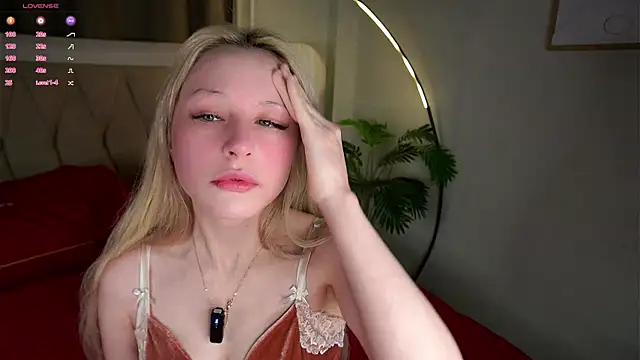 Snapshot of MarciDarugar chatting on November 18, 2025, 3:04 pm MarciDarugar online show from November 18, 2025, 3:04 pm