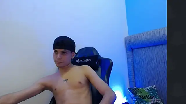 dilan hott  online show from February 11, 2026, 7:25 pm