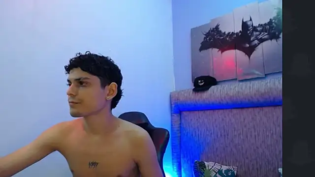 dilan hott  online show from February 25, 2026, 7:36 pm