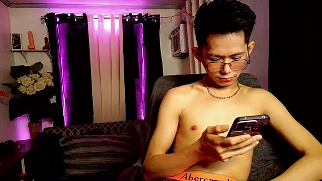 Snapshot of Skinny_CumLoader69 chatting on February 26, 2026, 8:31 pm Skinny CumLoader69 online show from February 26, 2026, 8:31 pm