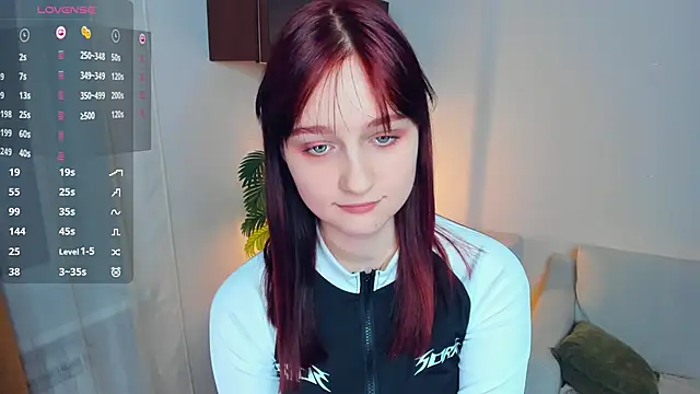 KatyKufel online show from December 5, 2025, 9:01 pm