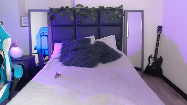 Snapshot of Amnesia_ chatting on December 18, 2025, 2:21 pm Amnesia online show from December 18, 2025, 2:21 pm