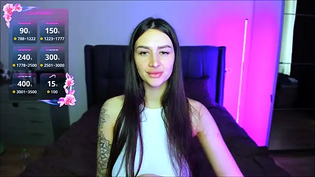 Veronica Larsson online show from September 11, 2025, 8:47 am