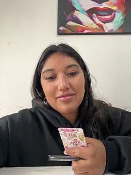 SharaRous online show from November 18, 2025, 11:57 am