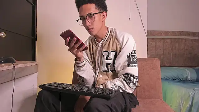 Snapshot of Cj_davis_ chatting on October 8, 2025, 3:41 am Cj davis online show from October 8, 2025, 3:41 am