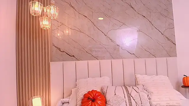 GraceMontgomery online show from October 22, 2025, 1:43 pm