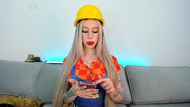 Snapshot of Sweet_Soffi chatting on October 18, 2025, 3:52 am Sweet Soffi online show from October 18, 2025, 3:52 am