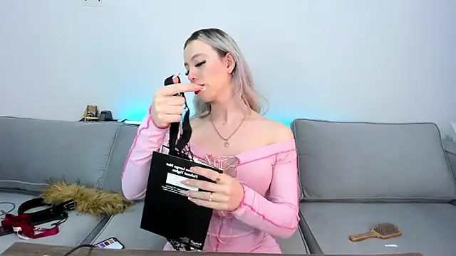 Snapshot of Sweet_Soffi chatting on October 17, 2025, 2:59 am Sweet Soffi online show from October 17, 2025, 2:59 am