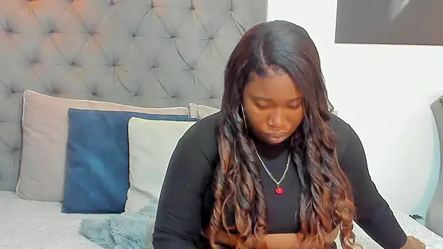 nahiroby ebony online show from April 15, 2026, 5:50 pm