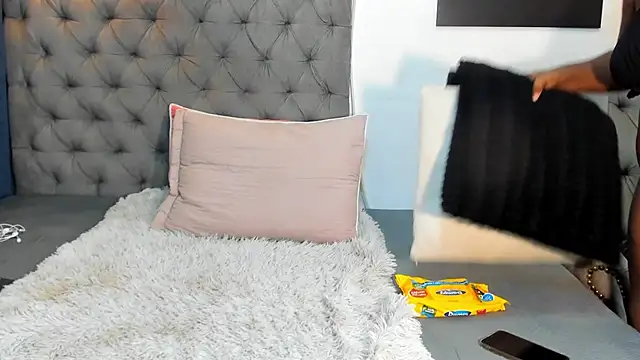 Snapshot of nahiroby_ebony chatting on December 18, 2025, 6:45 pm nahiroby ebony online show from December 18, 2025, 6:45 pm