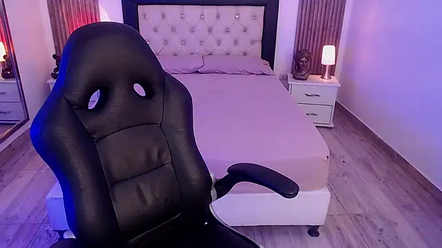 Red kytty6 online show from October 27, 2025, 7:59 pm