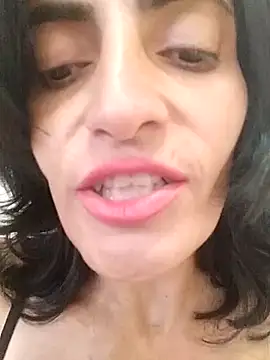 Gecenin Kralicesi online show from September 24, 2025, 1:17 pm