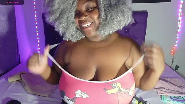 Snapshot of ebony_NeighborMoans chatting on April 18, 2026, 3:20 am ebony NeighborMoans online show from April 18, 2026, 3:20 am