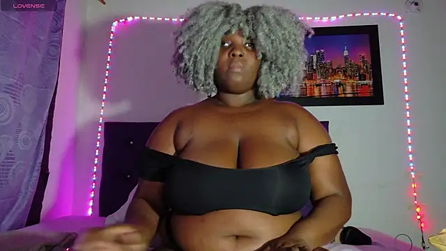 Snapshot of ebony_NeighborMoans chatting on May 8, 2026, 11:36 am ebony NeighborMoans online show from May 8, 2026, 11:36 am