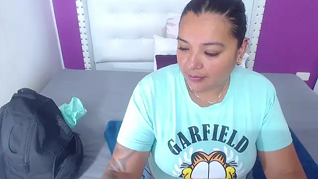 fat naughtyass online show from February 18, 2026, 2:24 pm