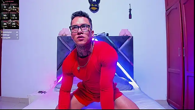 ArnoldSexy  online show from November 14, 2025, 4:43 pm