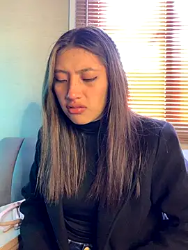 Snapshot of KloePink_ chatting on November 25, 2025, 11:54 am KloePink online show from November 25, 2025, 11:54 am