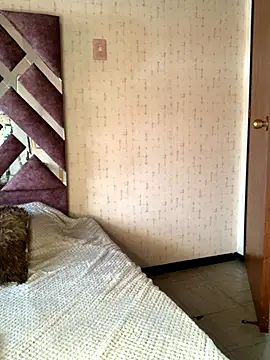 Snapshot of KloePink_ chatting on November 18, 2025, 2:53 pm KloePink online show from November 18, 2025, 2:53 pm