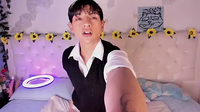 AleAurarashi online show from February 3, 2026, 3:37 am