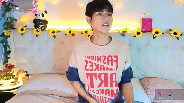 AleAurarashi online show from March 13, 2026, 4:06 am