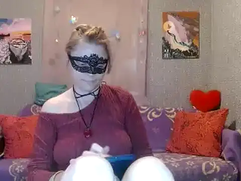 Miss Nona online show from April 24, 2026, 9:44 am