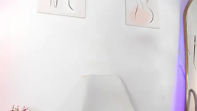 elzafuentes1 online show from September 17, 2025, 7:16 pm