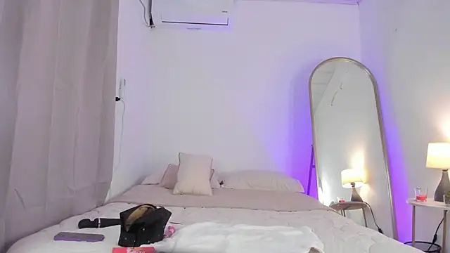 elzafuentes1 online show from October 29, 2025, 7:57 pm