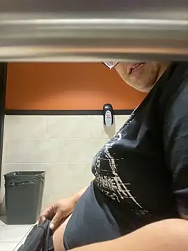 Snapshot of wishuhope4 chatting on December 1, 2025, 8:53 pm wishuhope4 online show from December 1, 2025, 8:53 pm