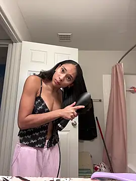 cupcakemia online show from October 8, 2025, 4:51 pm