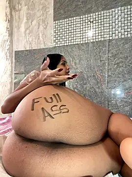 Snapshot of Messy-diana21 chatting on December 14, 2025, 6:35 pm Messy-diana21 online show from December 14, 2025, 6:35 pm