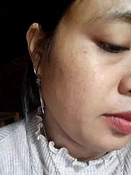 Snapshot of Angela-babyxx chatting on November 21, 2025, 1:37 am Angela-babyxx online show from November 21, 2025, 1:37 am