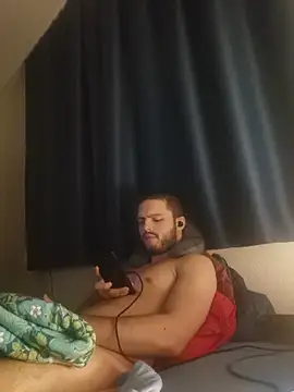 Snapshot of EyesNeverLies chatting on December 2, 2025, 4:36 am EyesNeverLies online show from December 2, 2025, 4:36 am