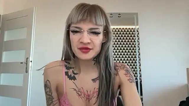 Snapshot of FluffySlutt chatting on February 2, 2026, 2:16 pm FluffySlutt online show from February 2, 2026, 2:16 pm