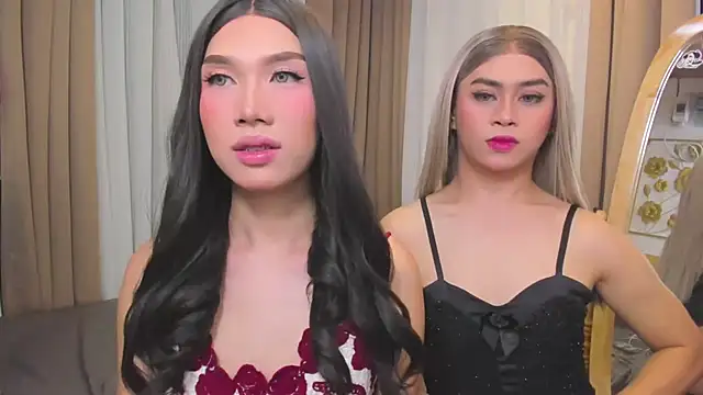 Snapshot of MaxCollins chatting on November 28, 2025, 8:42 pm MaxCollins online show from November 28, 2025, 8:42 pm