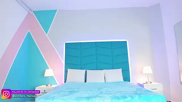 mara winters  online show from October 8, 2025, 11:45 am