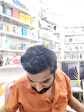 avi007p online show from October 6, 2025, 12:39 pm