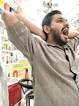 avi007p online show from November 25, 2025, 10:59 am