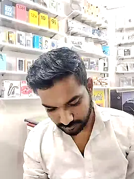 avi007p online show from September 18, 2025, 1:14 pm