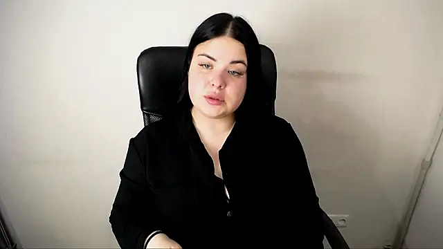 Snapshot of _Trisha_li chatting on October 26, 2025, 12:05 pm  Trisha li online show from October 26, 2025, 12:05 pm