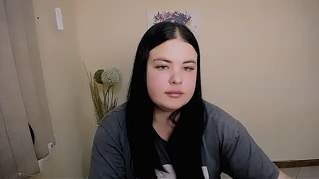 Snapshot of _Trisha_li chatting on September 17, 2025, 1:02 pm  Trisha li online show from September 17, 2025, 1:02 pm