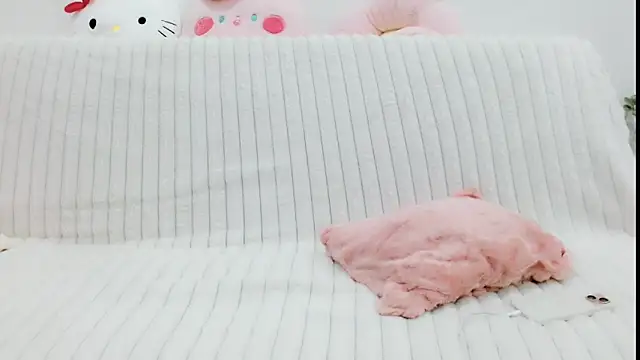 Emmahahaha17 online show from September 9, 2025, 3:54 pm