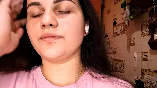 DierdreCousineau online show from November 1, 2025, 10:09 am