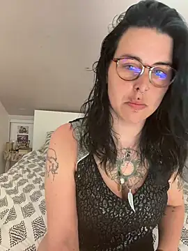 Snapshot of LadyNocturne chatting on May 22, 2026, 1:42 pm LadyNocturne online show from May 22, 2026, 1:42 pm
