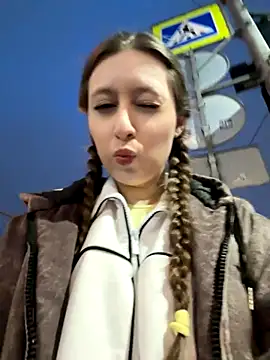 Snapshot of FroggyAnna chatting on November 3, 2025, 2:31 pm FroggyAnna online show from November 3, 2025, 2:31 pm