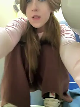 FroggyAnna online show from March 23, 2026, 4:51 pm